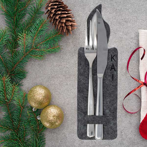 Personalisierter Besteckhalter Kerze mit Namen als weihnachtliche Tischdekoration